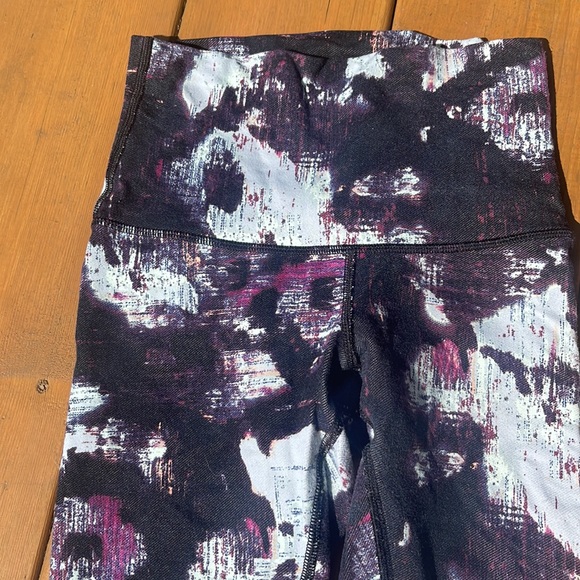 Lululemon excellent condition pants - Picture 2 of 3